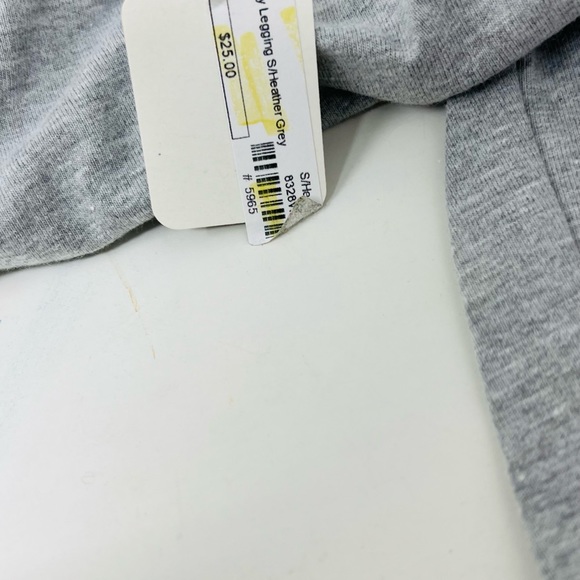 Club Med Leggings - Picture 2 of 7